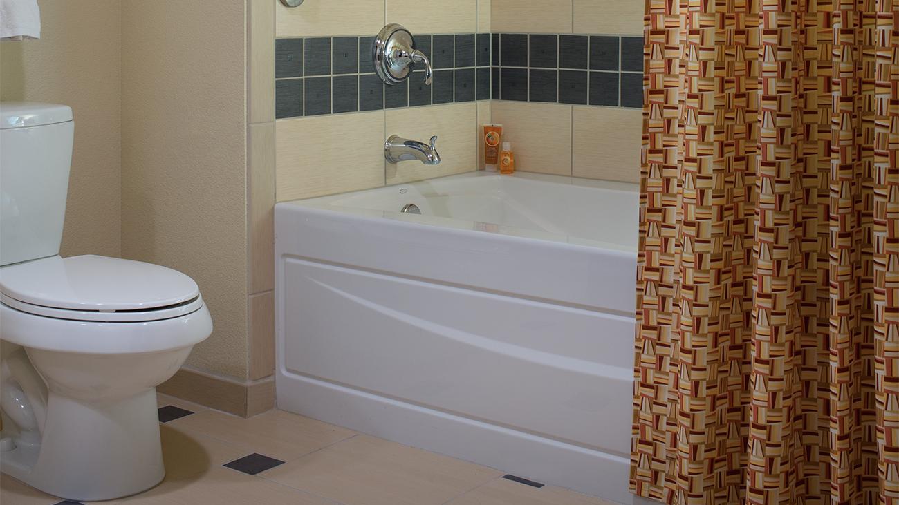 Guest Bathroom (1-Bedroom Villa)